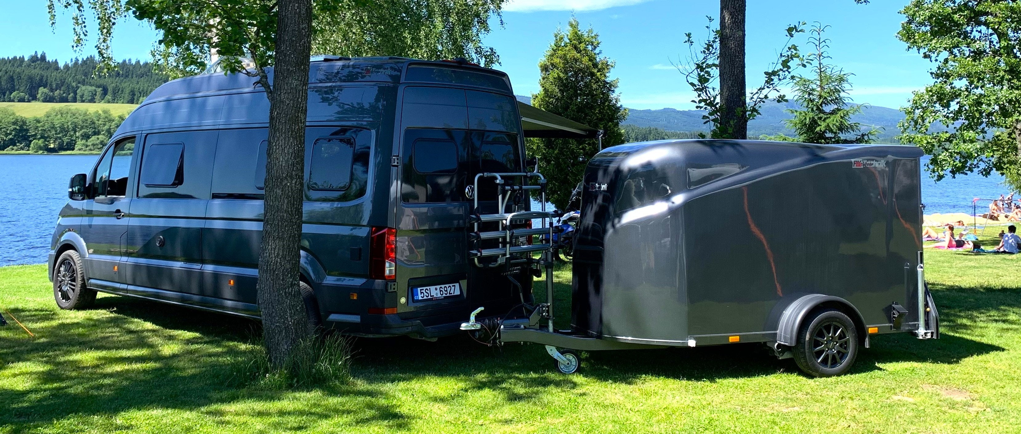 Hero fotografie přívěsu na motorky Debon Cargo